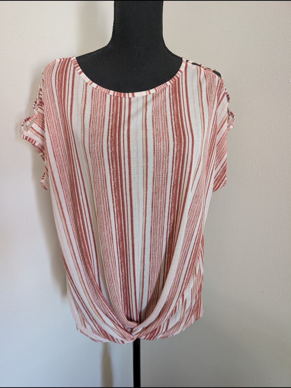 Cure. XL Women Red White Striped Twist Front Short Sleeve Top